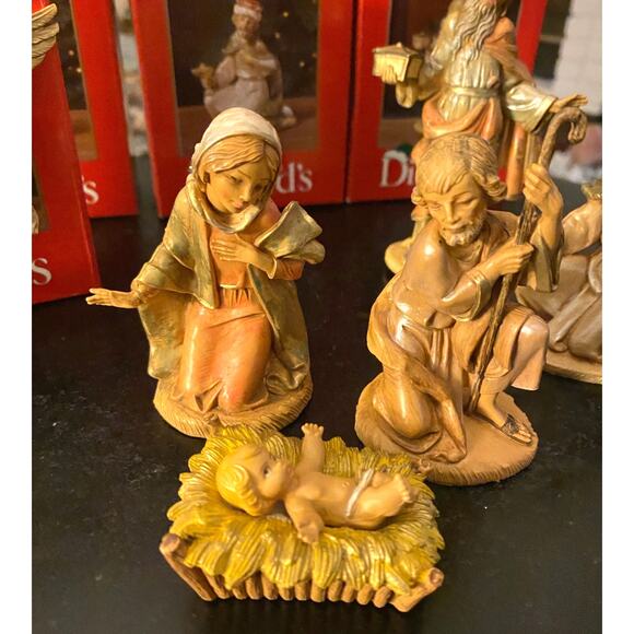 2007 Pelligrini Family Nativity Dillards Trimmings 7 piece With Boxes - Picture 2 of 4